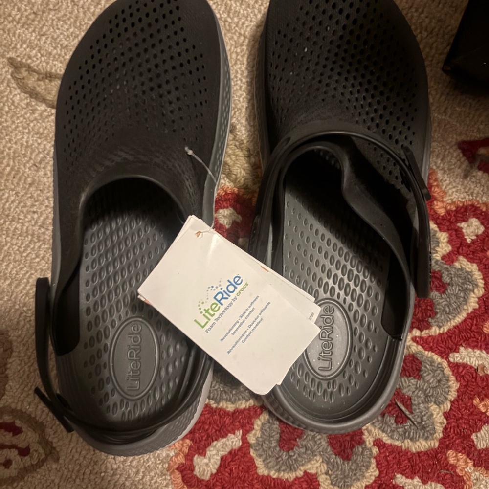 New CROCS LiteRide 360 Black Clogs